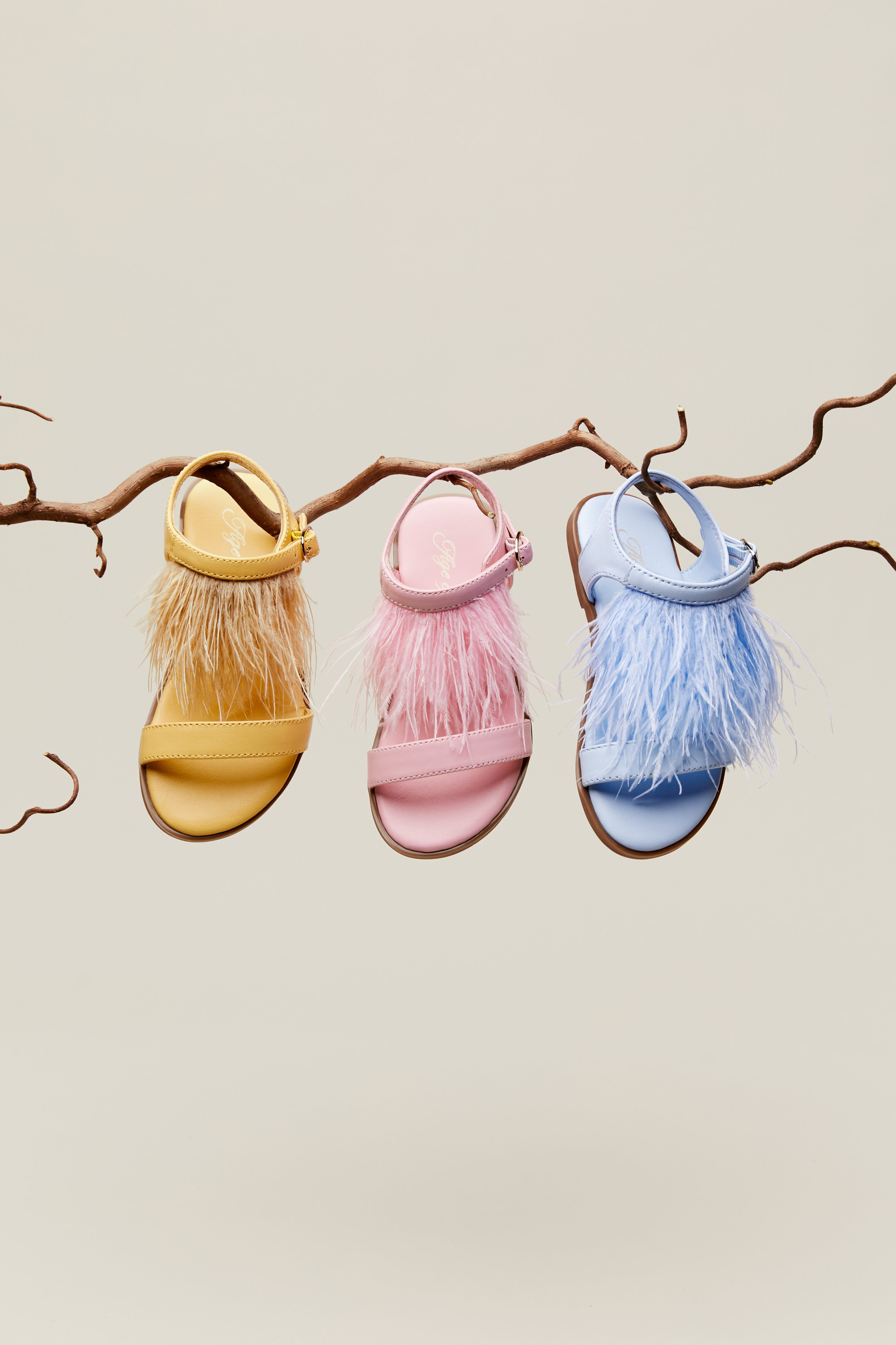 Сандалии Elle Yellow